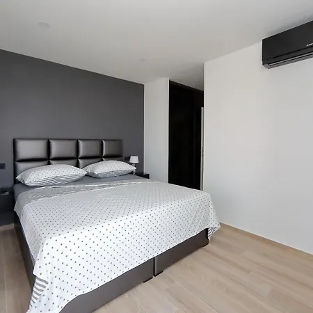 Apartments More 公寓 比比涅