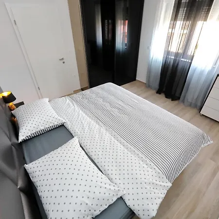 Apartments More 公寓 比比涅