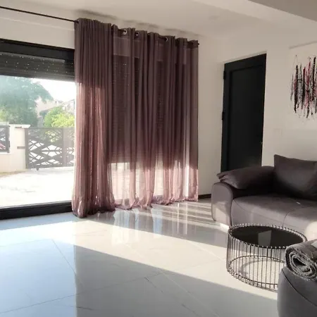 Apartments More 公寓